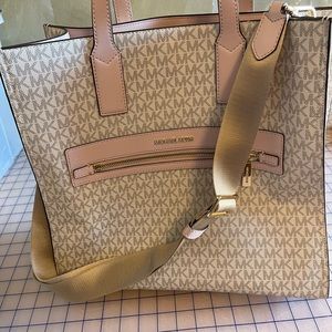 Michael Kors Kenly Tote in Powder Blush